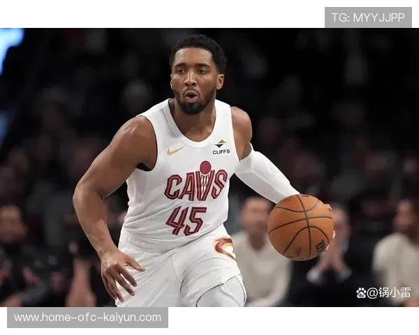 米切尔外线急停稳稳命中，骑士保持领先